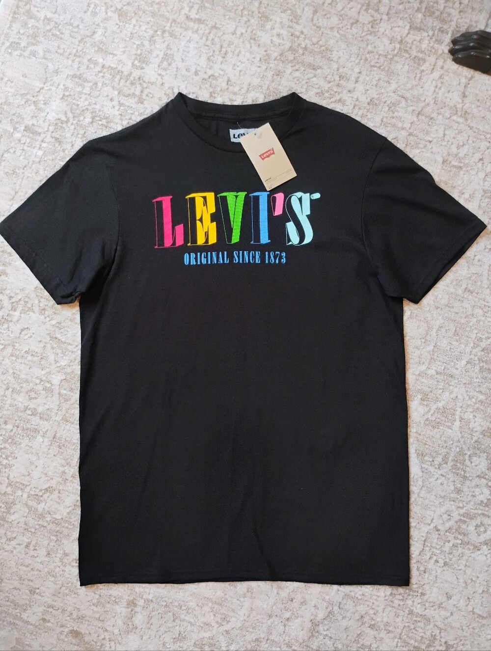 NWT M Levi's Rainbow Multicolor Logo Black Crew T-shirt Tee NEW
